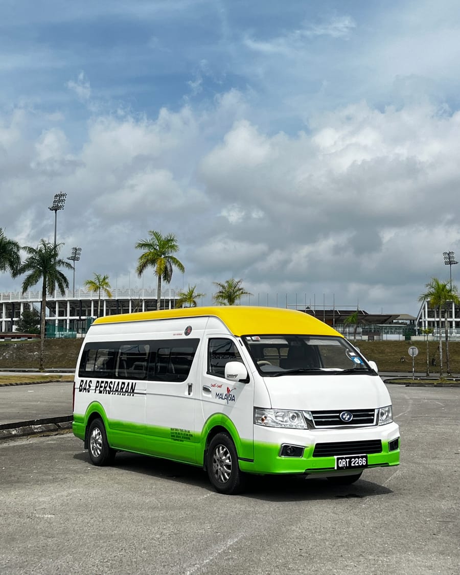 INSAR 17 seater tour van